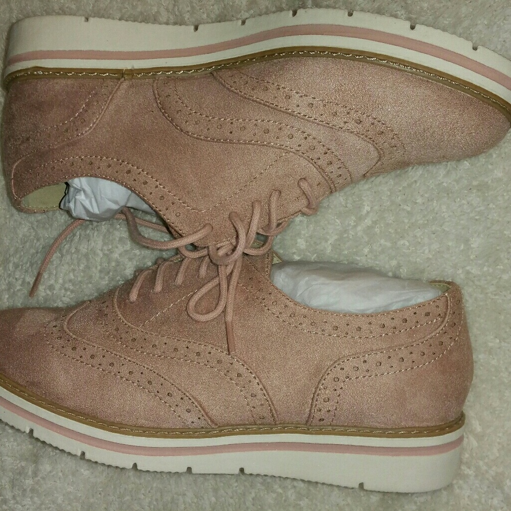 Suede flat shoe